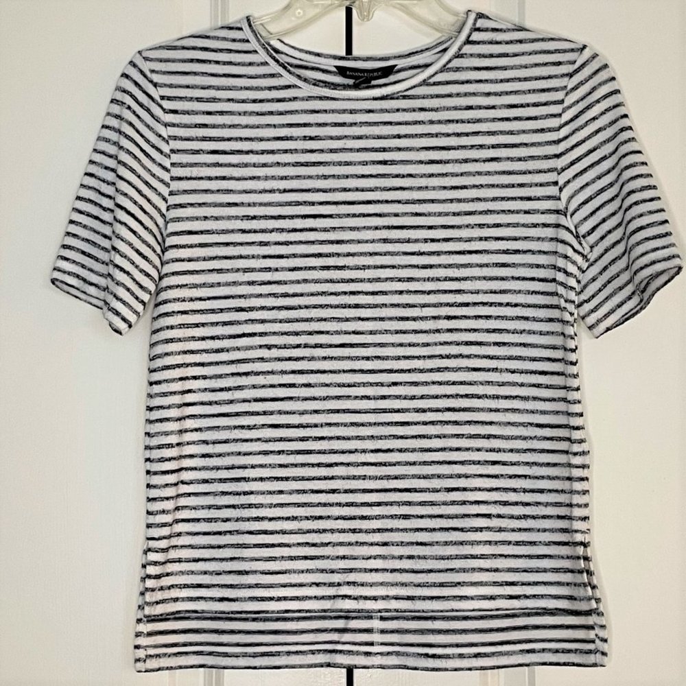 Banana Republic Women's Business Casual Striped Shirt (Petite XXS, White/Grey)